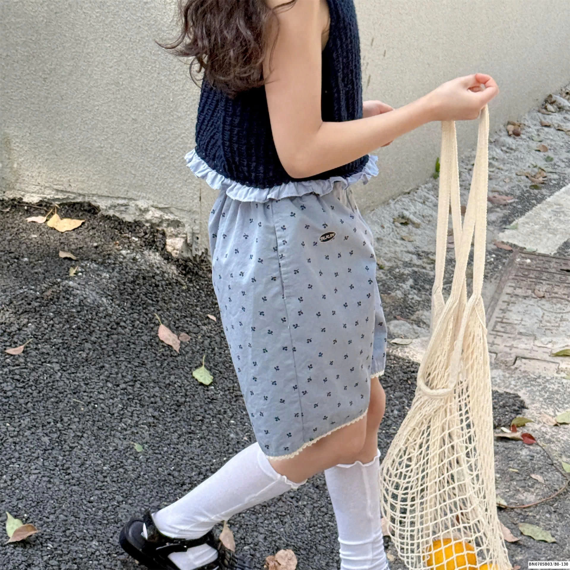 SHORT THÔ IN HOA NHÍ  VIỀN REN ADBABY