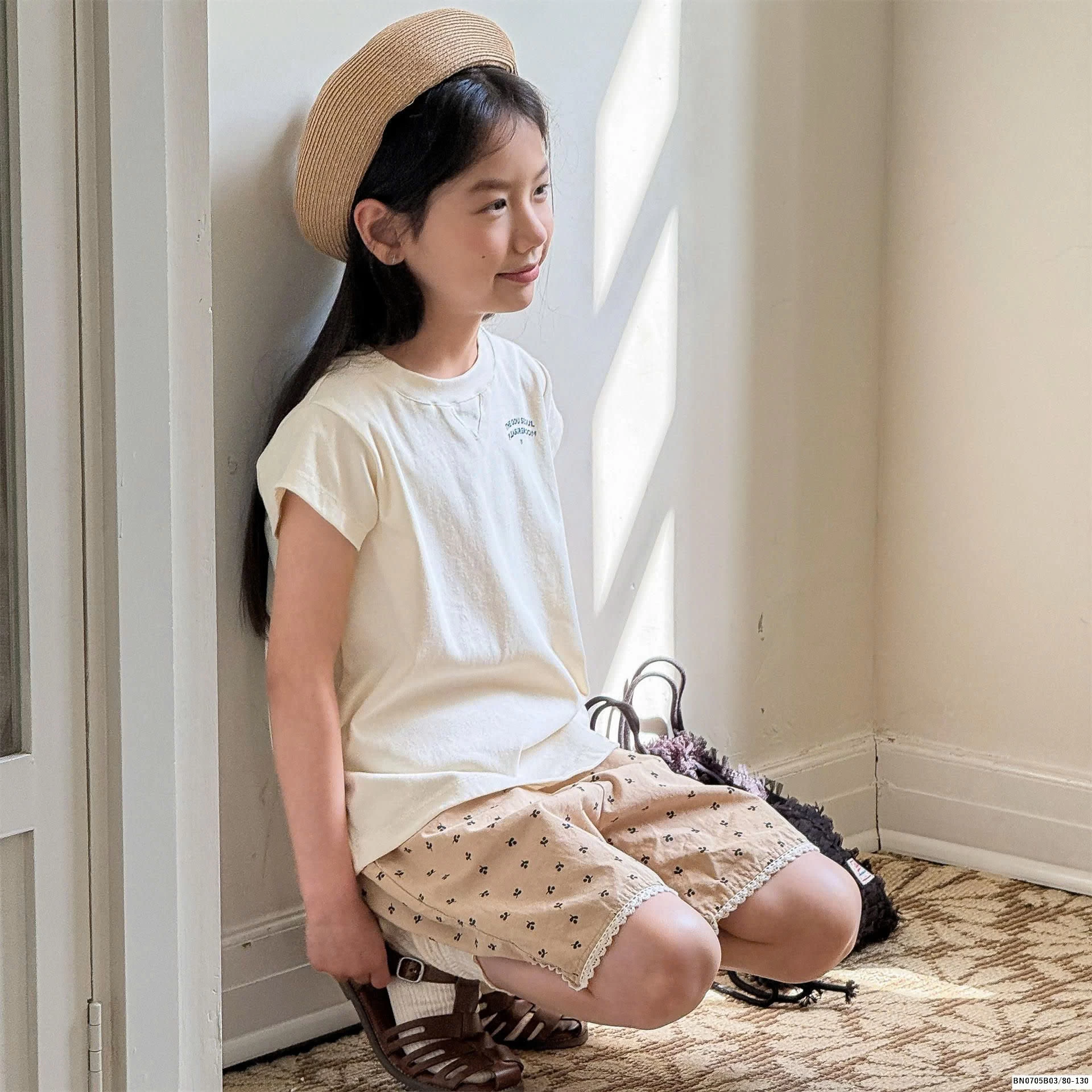 SHORT THÔ IN HOA NHÍ  VIỀN REN ADBABY