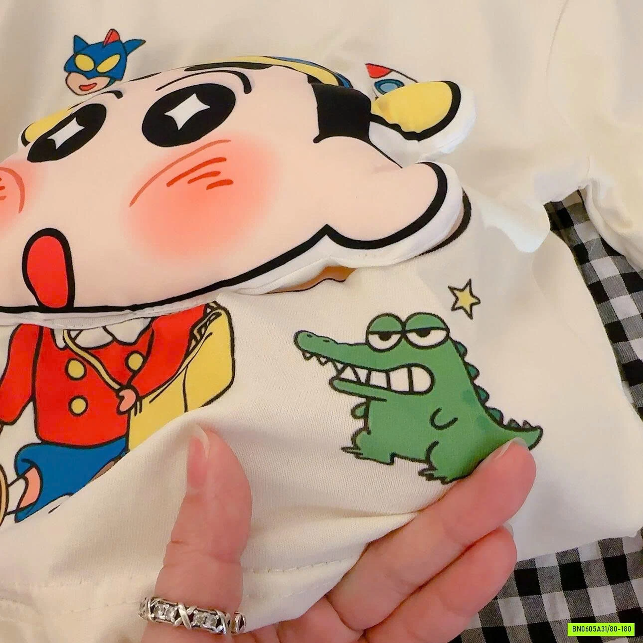 ÁO SHINCHAN CẬU BÉ BÚT CHÌ MỚI