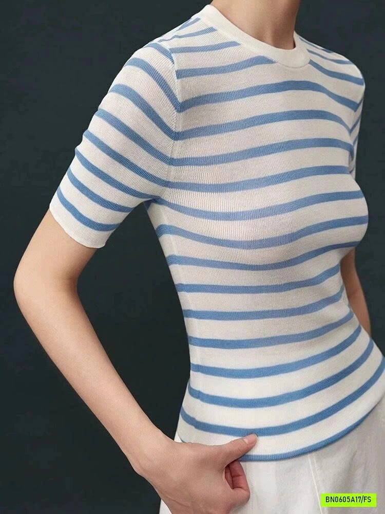 MONTOGHI KẺ XANH