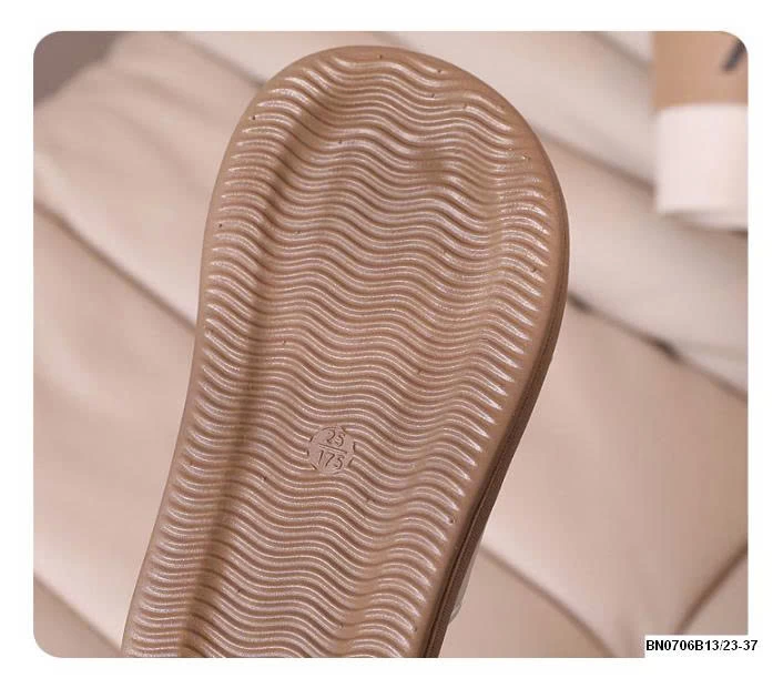 DÉP LÊ BIT MŨI QUAI CHÉO