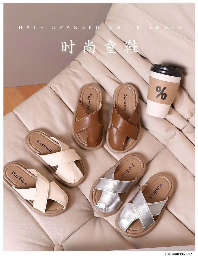 DÉP LÊ BIT MŨI QUAI CHÉO