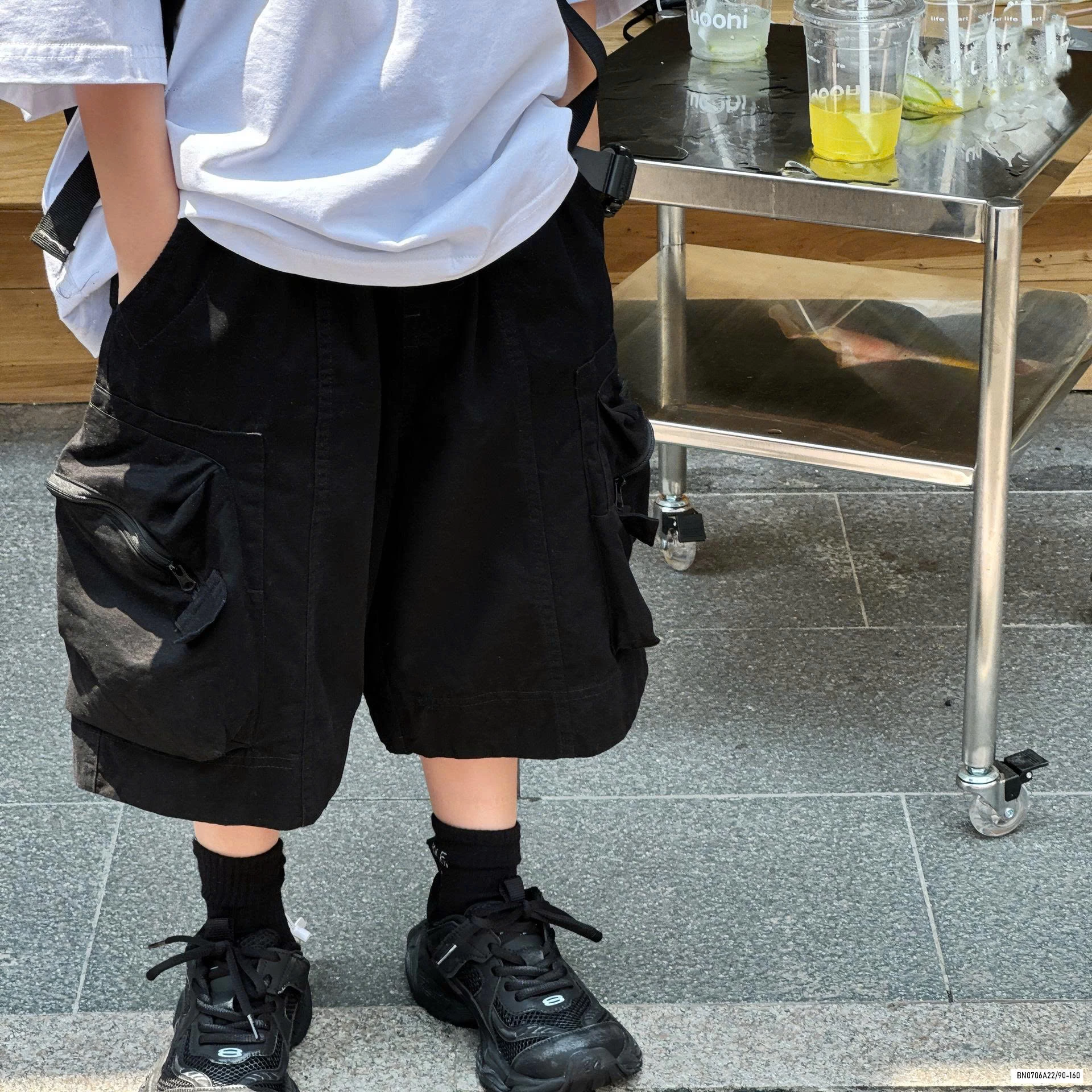 ÁO LOANG THÊU CHỮ MIX SHORT ĐEN