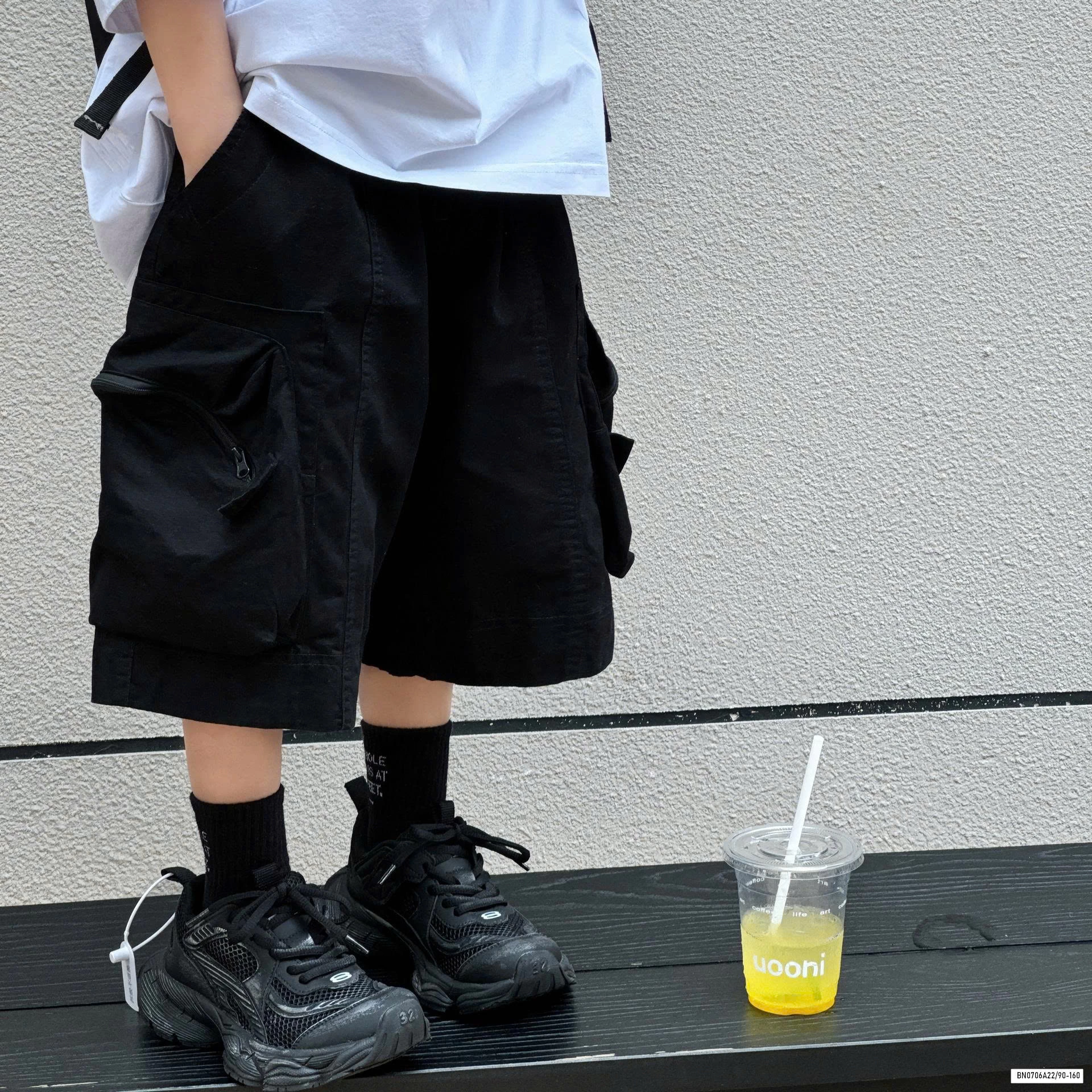 ÁO LOANG THÊU CHỮ MIX SHORT ĐEN