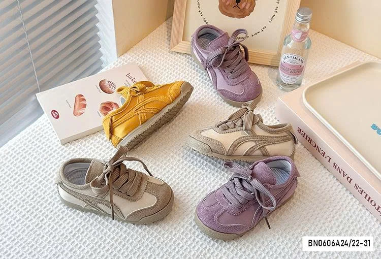 GIÀY THỂ THAO PHỐI MÀU BUỘC DÂY