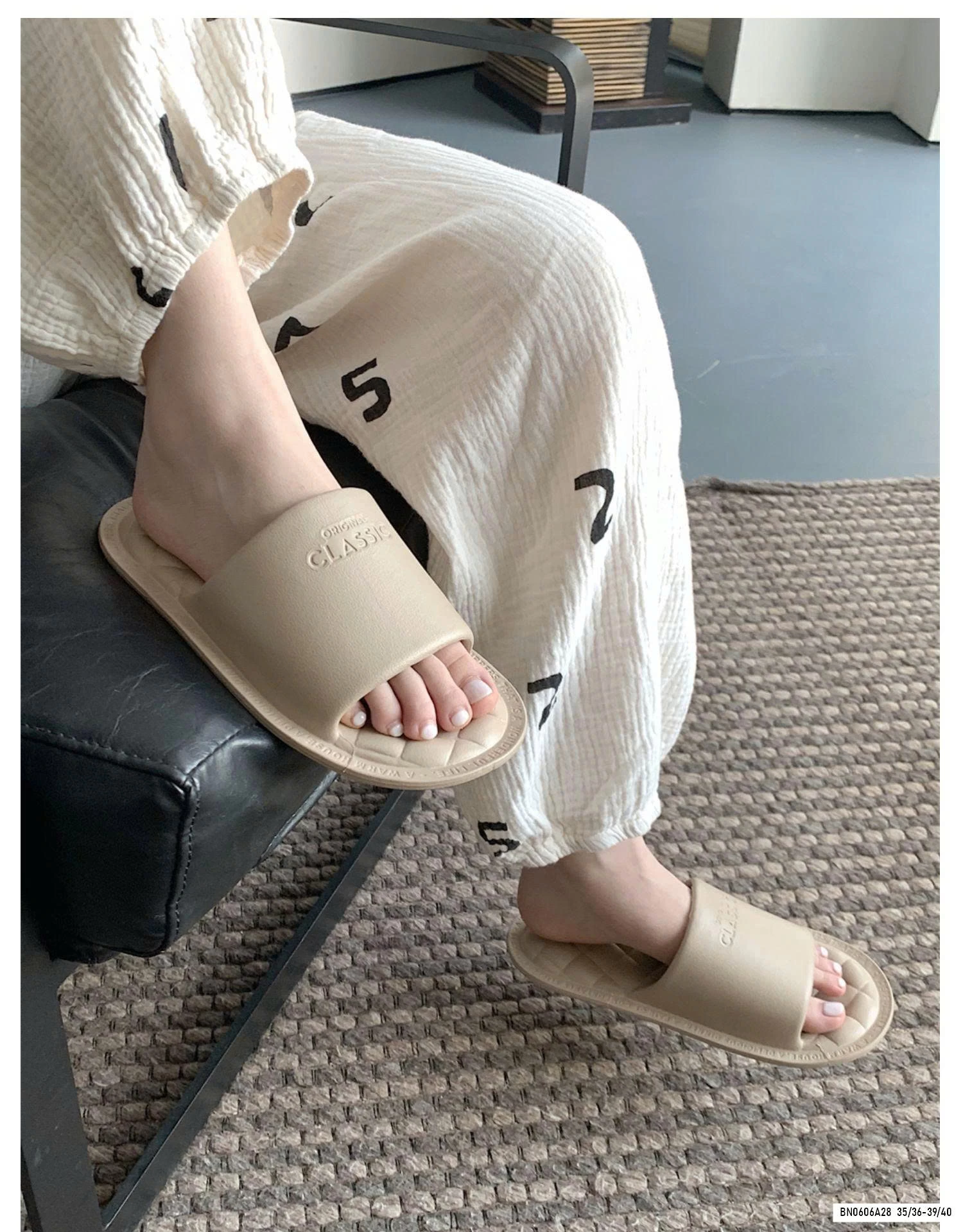 DÉP ĐI TRONG NHÀ EVA