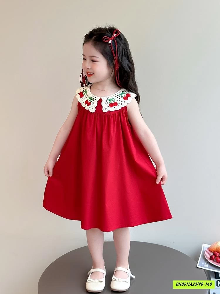 ĐẦM ĐỎ SÁT NÁCH CỔ THÊU DÂU TÂY