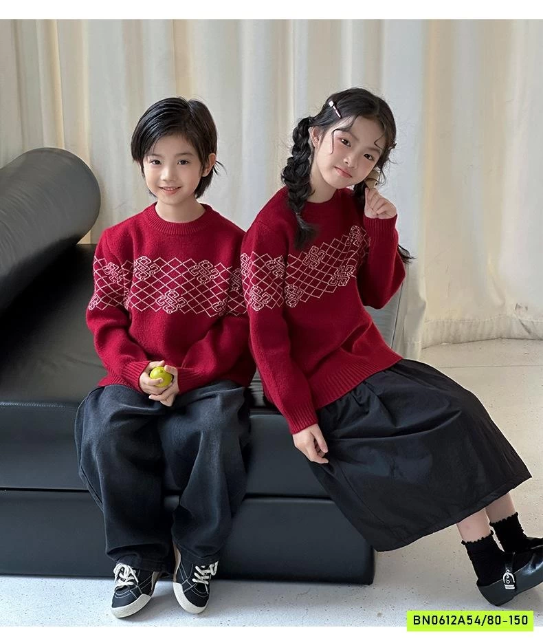 COUPLE LEN ĐỎ HỌA TIẾT