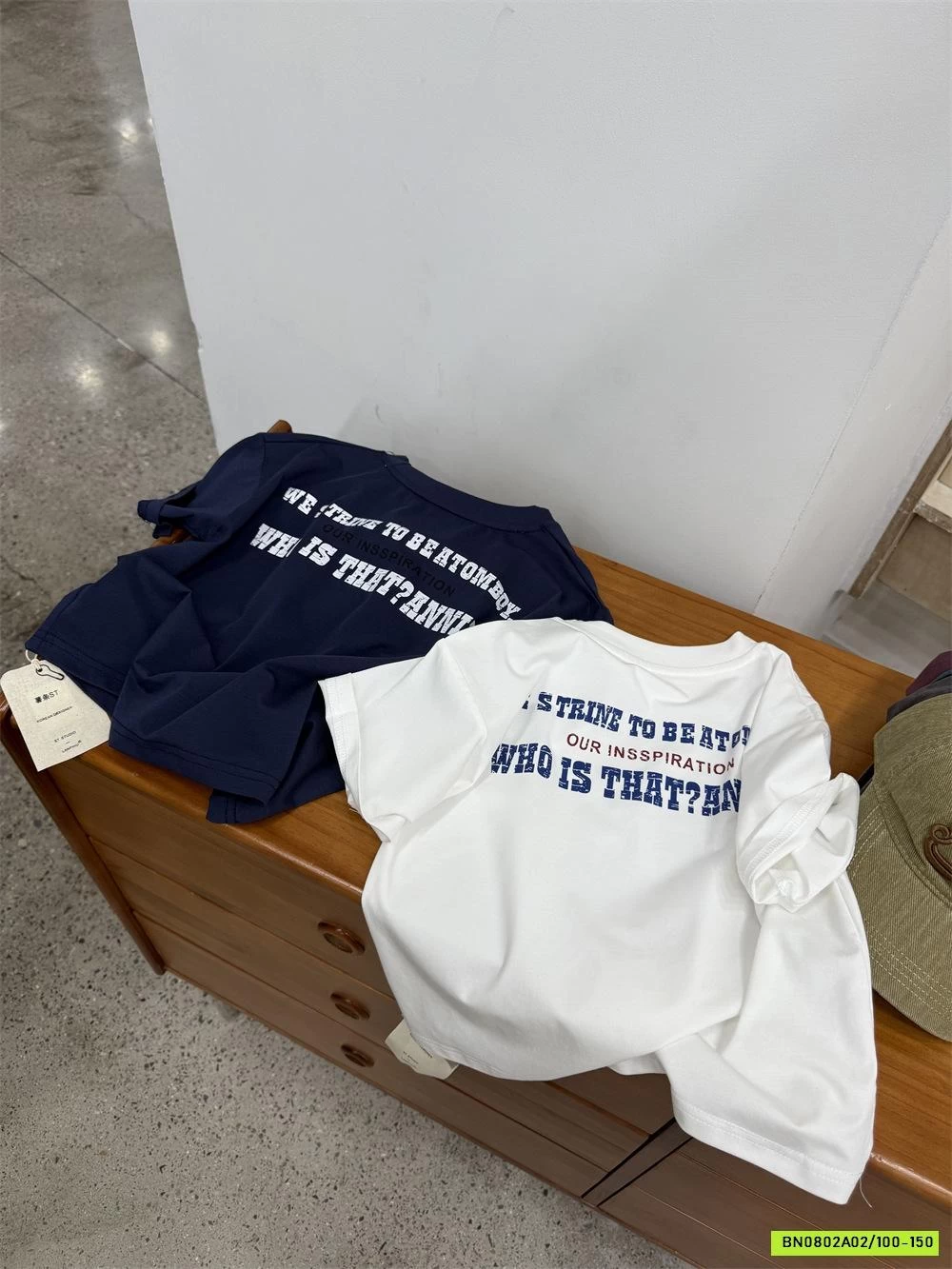 ÁO THUN CỔ TRÒN IN CHỮ LƯNG