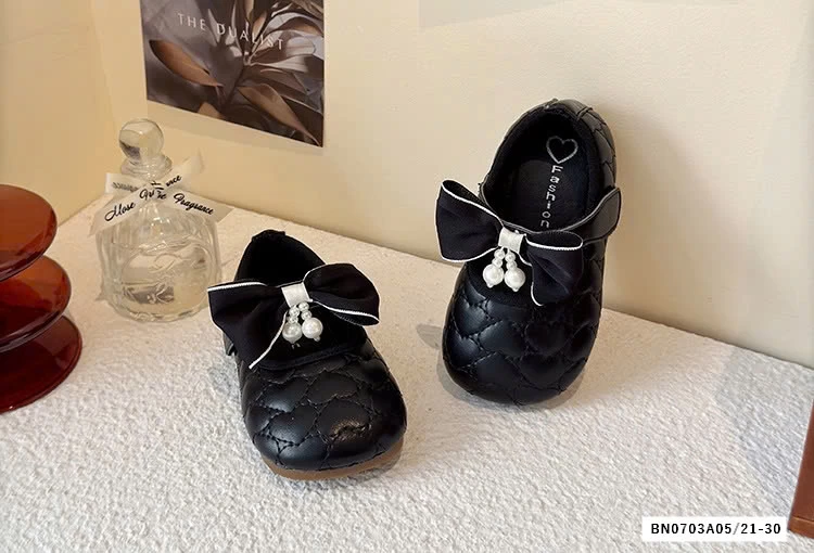 GIÀY BÚP BÊ TRÁM TRÁI TIM