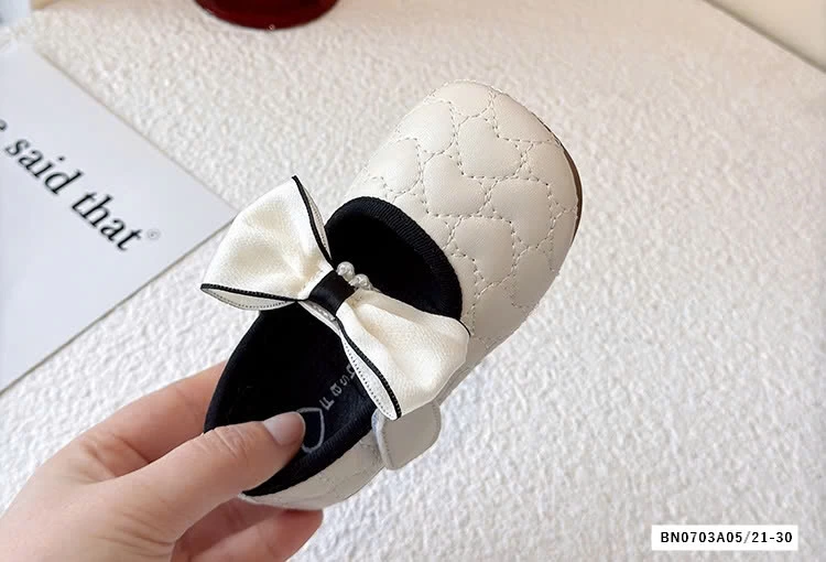 GIÀY BÚP BÊ TRÁM TRÁI TIM