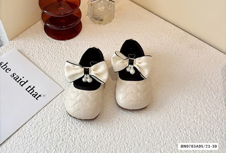 GIÀY BÚP BÊ TRÁM TRÁI TIM