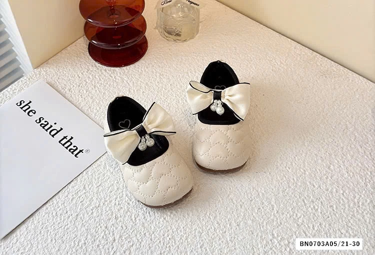 GIÀY BÚP BÊ TRÁM TRÁI TIM