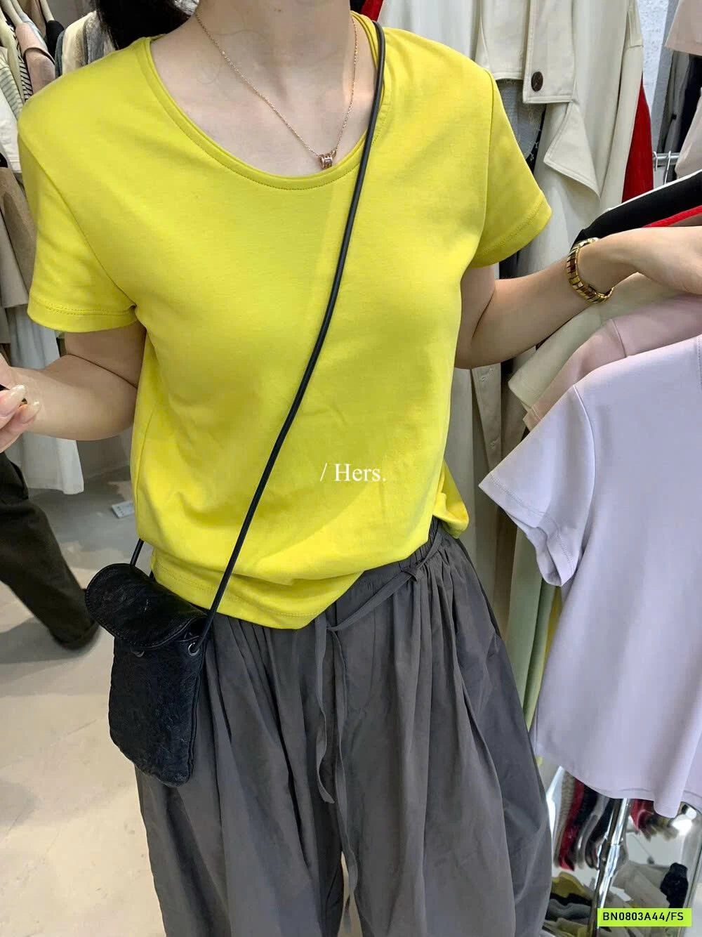 ÁO THUN VIỀN CỔ HER GIẢ 2 LỚP