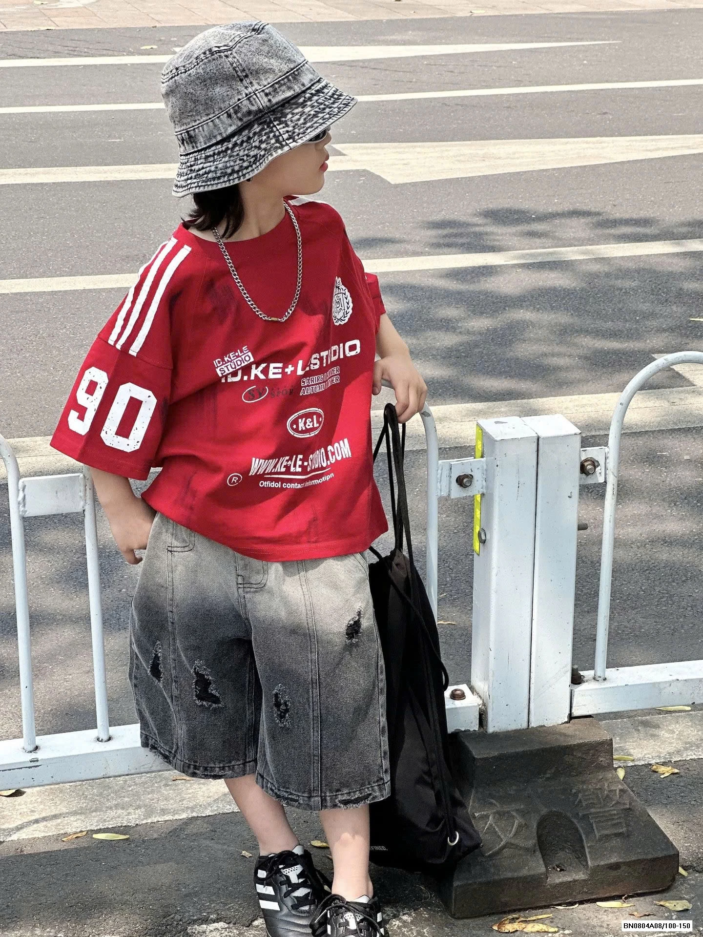 ÁO THỂ THAO ĐỎ MIX JEANS LOANG ĐEN