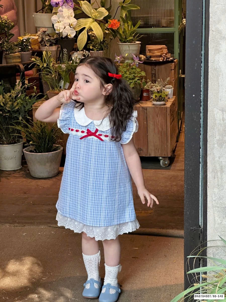 VÁY XANH CỔ SEN TRẮNG