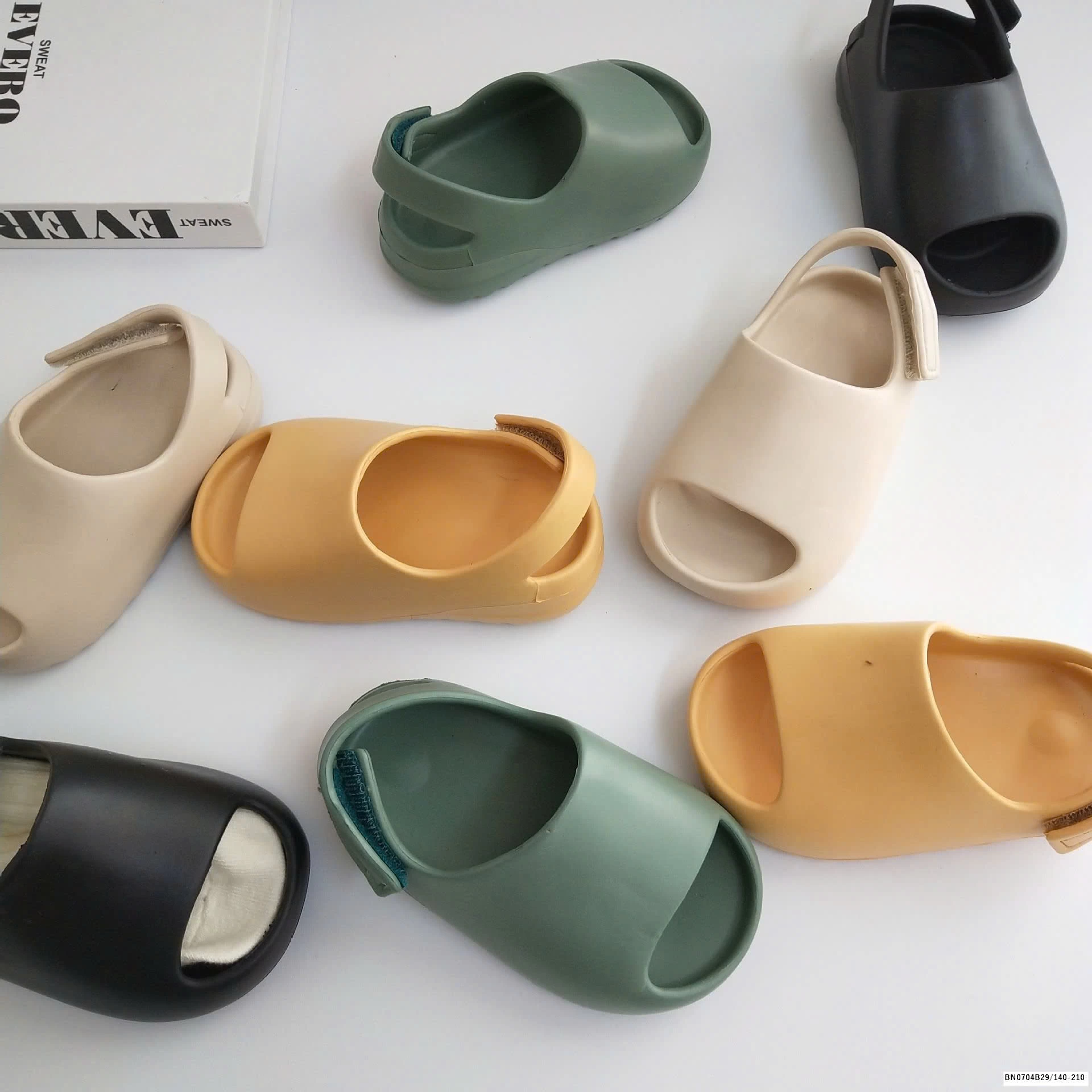 DÉP NHỰA ĐÚC QUAI DÁN