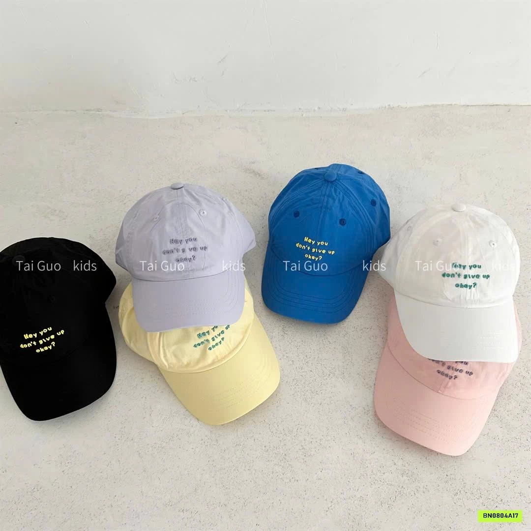 MŨ KẾT CHỮ NỔI