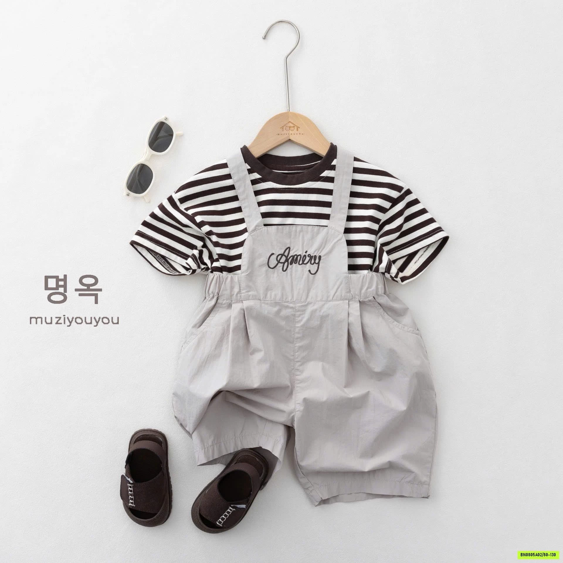 ÁO KẺ MZYY