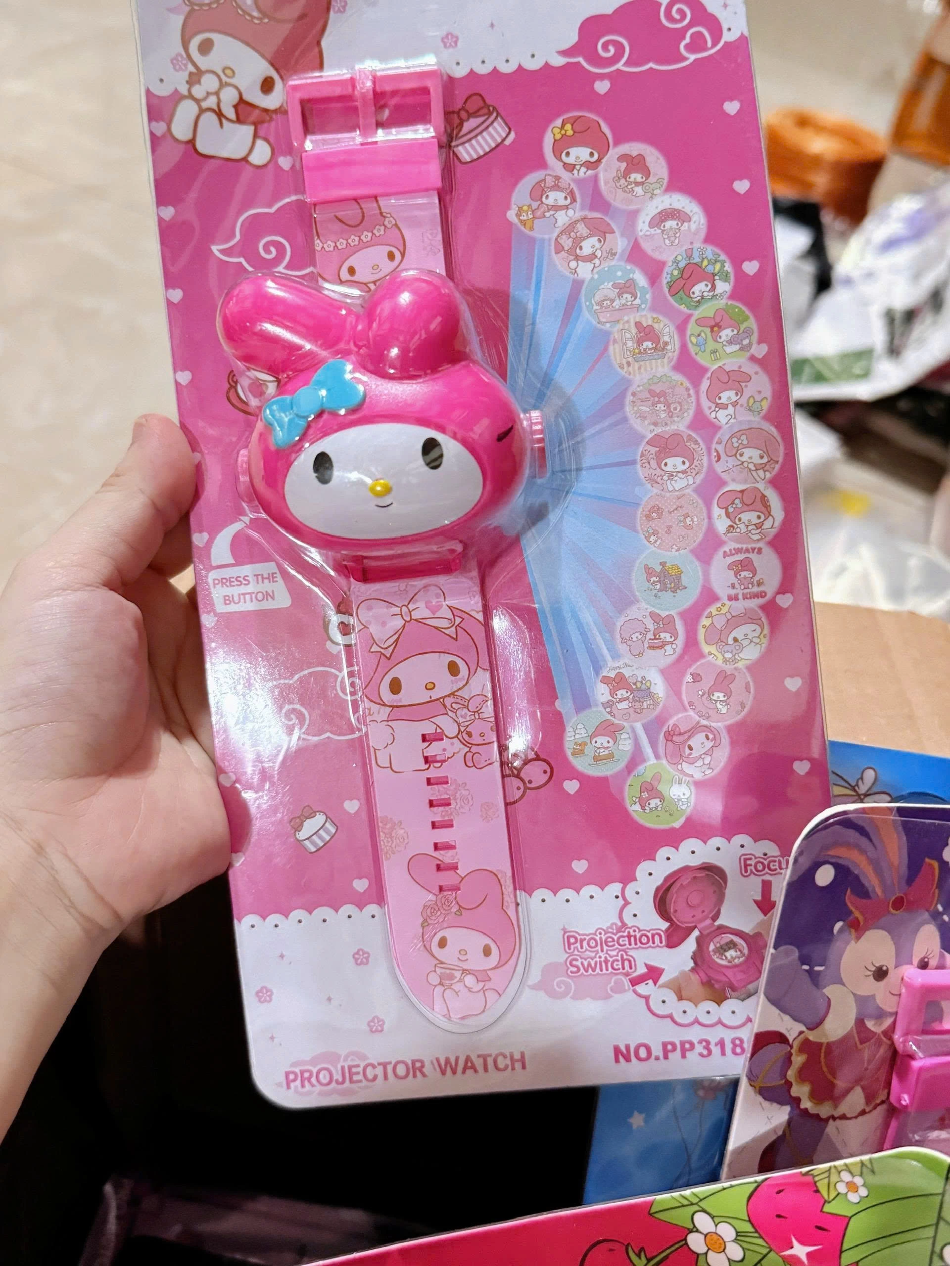 ĐỒNG HỒ CHIẾU ĐÈN KUROMI