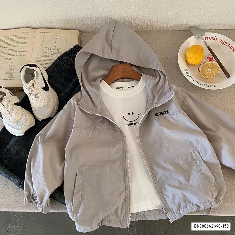 KHOÁC GIÓ MỎNG TRƠN MÀU THÊU CHỮ NGỰC