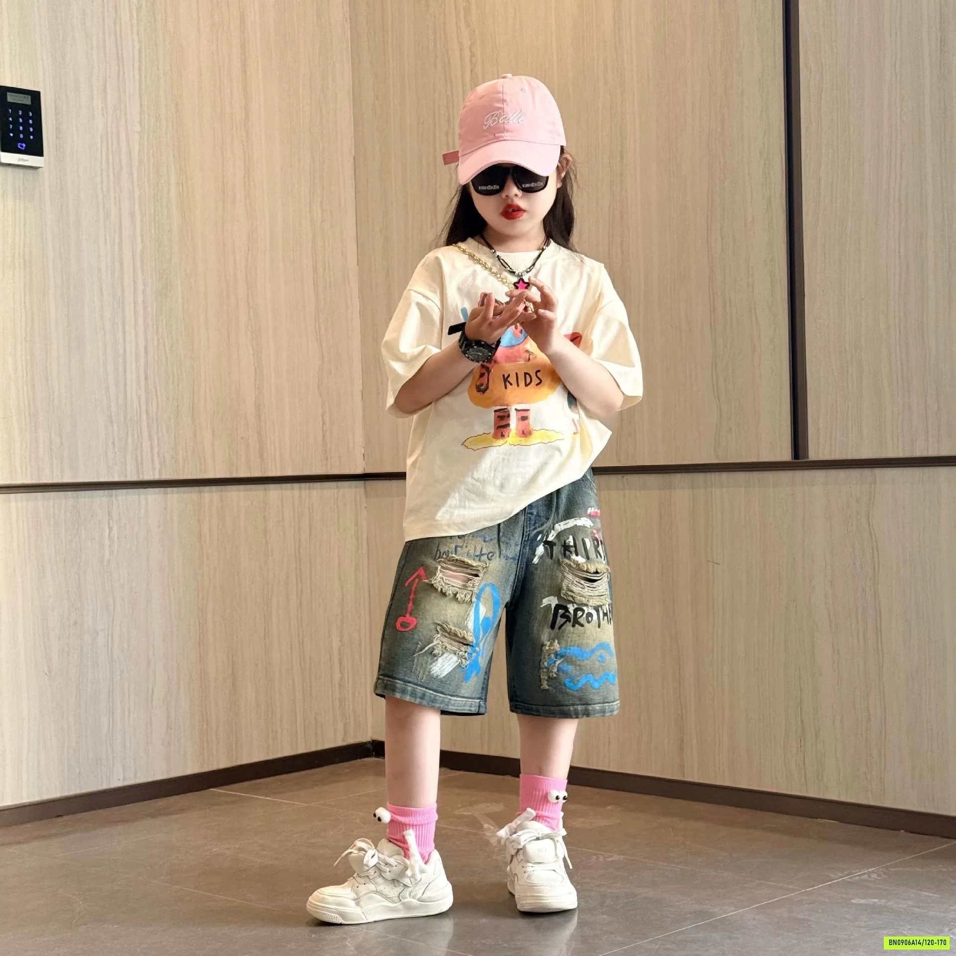 ÁO THUN MÈO MIX SHORT JEANS RÁCH