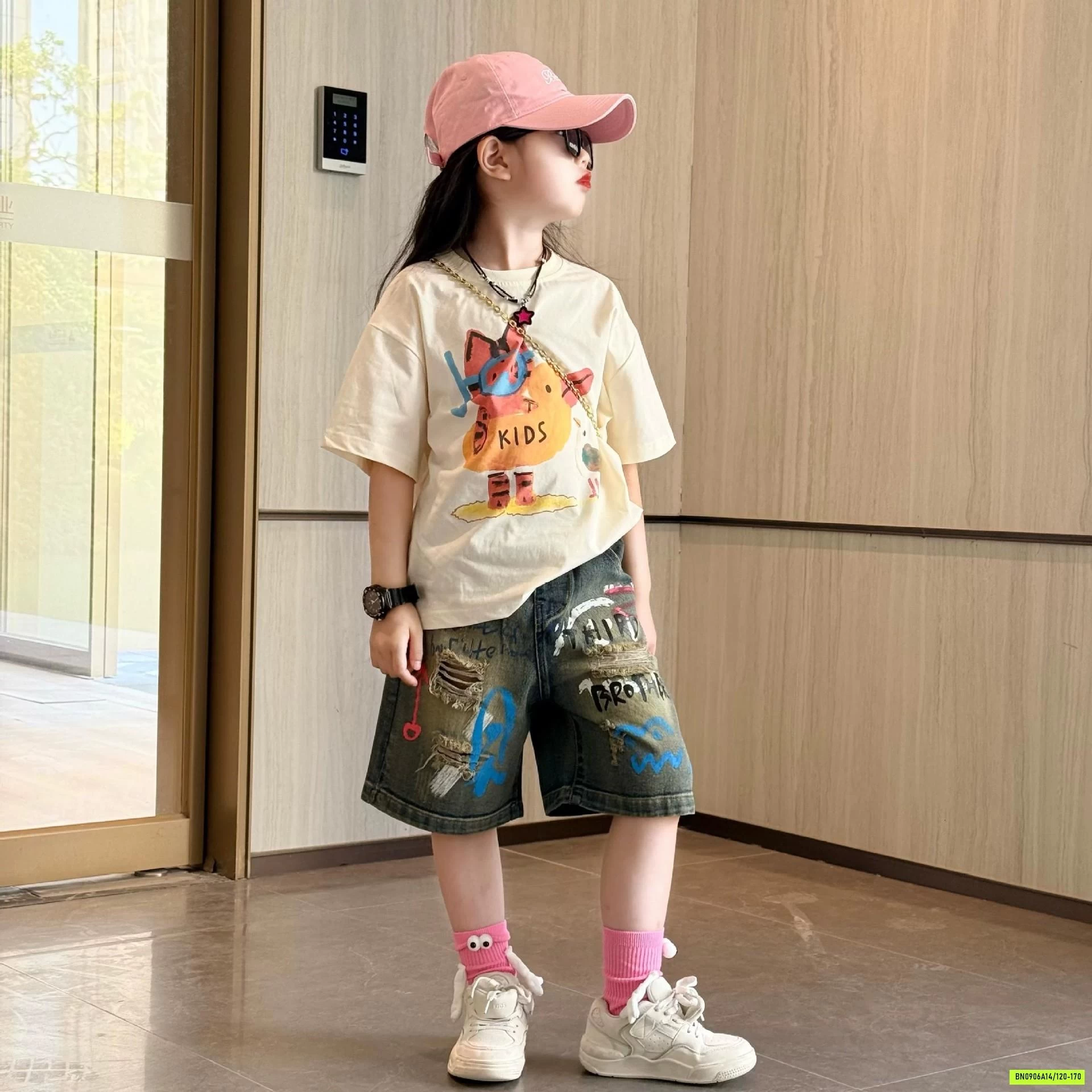 ÁO THUN MÈO MIX SHORT JEANS RÁCH