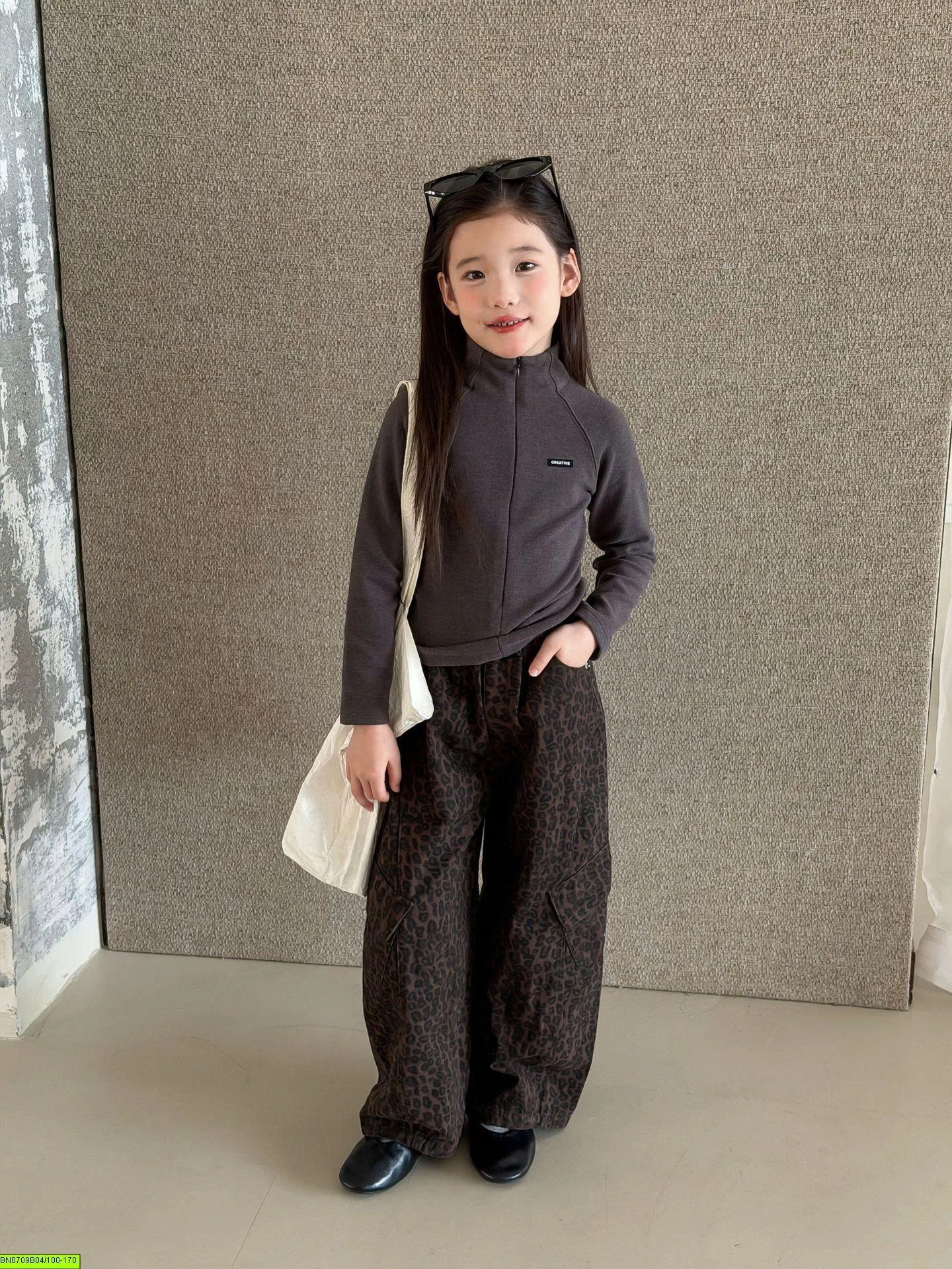 ÁO KHOÁC NỈ KHÓA DÁNG THỂ THAO 26F031 AMBB