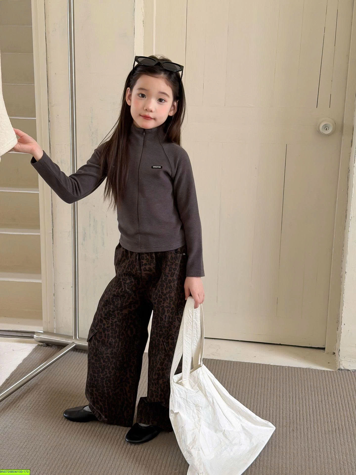 ÁO KHOÁC NỈ KHÓA DÁNG THỂ THAO 26F031 AMBB