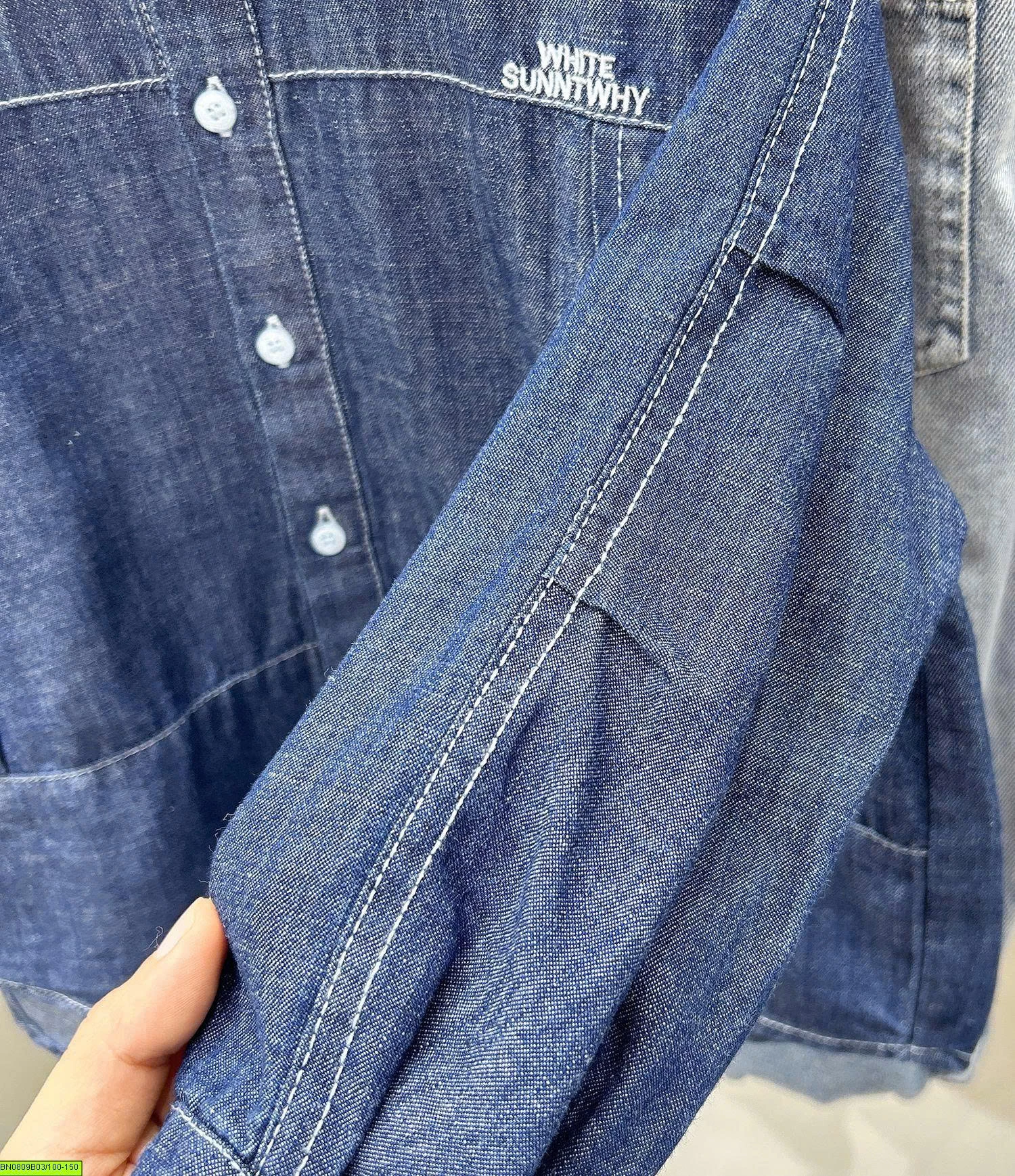 ÁO SƠ MI DENIM THÊU CHỮ KACADY