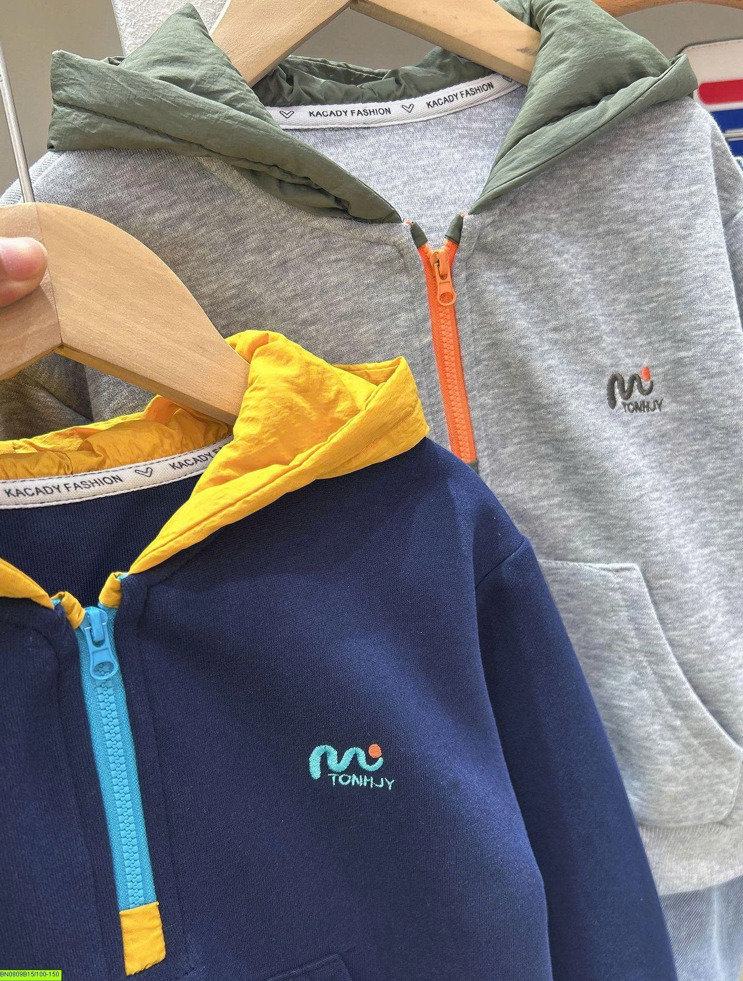 ÁO NỈ LIỀN MŨ PHỐI MÀU