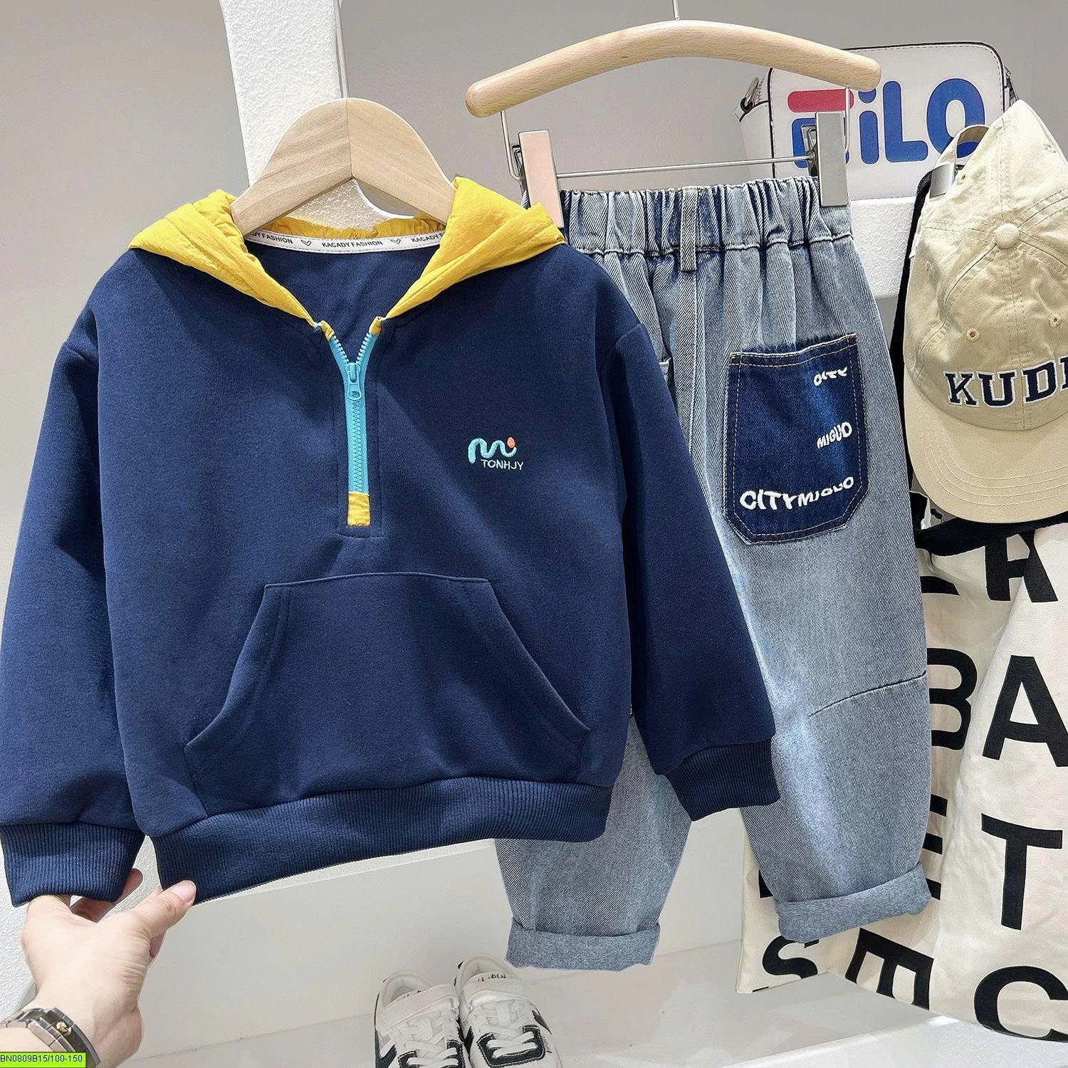 ÁO NỈ LIỀN MŨ PHỐI MÀU