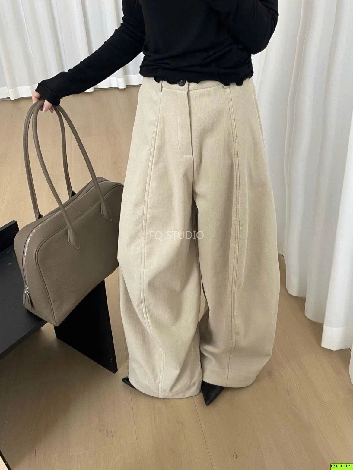 QUẦN KAKI ÔNG RỘNG GÂN TRƯỚC
