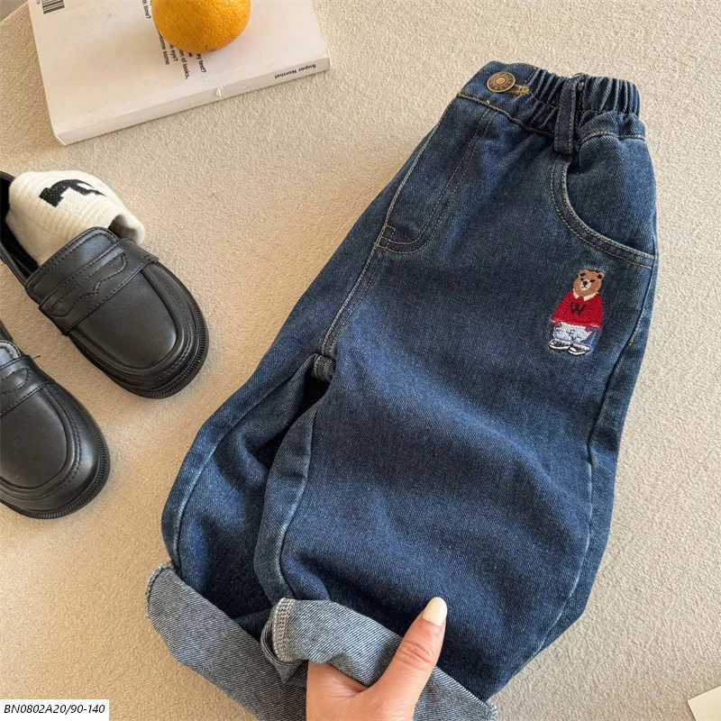 JEANS THÊU LOGO GẤU MMY