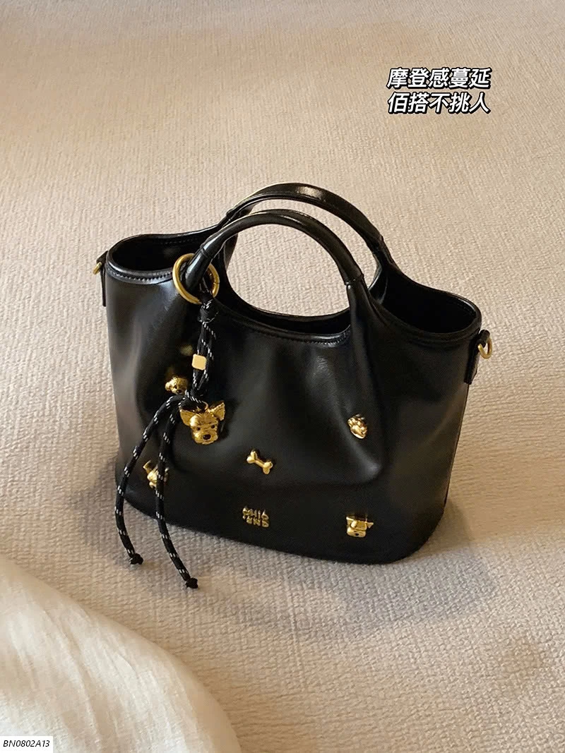 TÚI CHIO2ND ĐEN STICKER CÚN