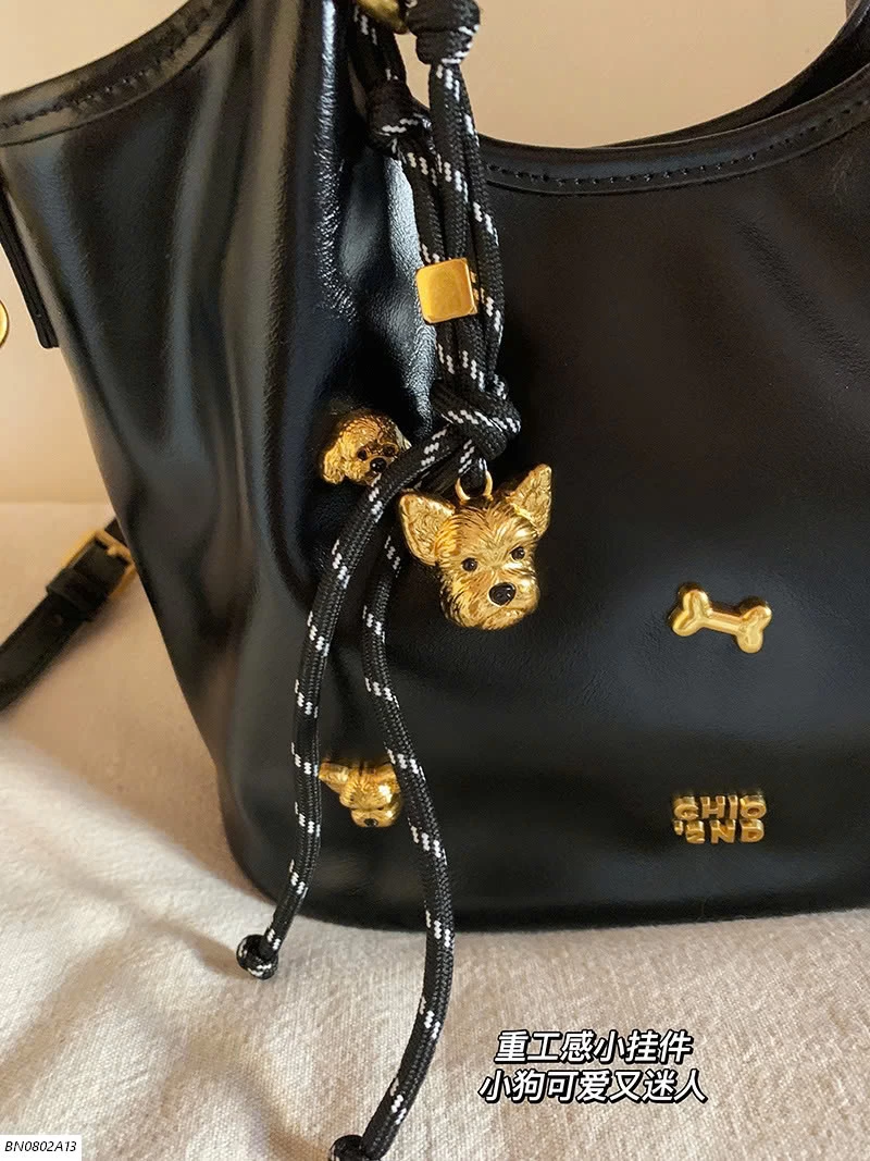 TÚI CHIO2ND ĐEN STICKER CÚN