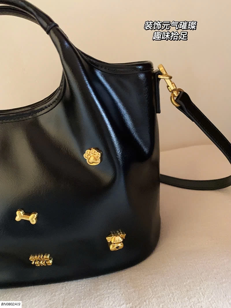 TÚI CHIO2ND ĐEN STICKER CÚN