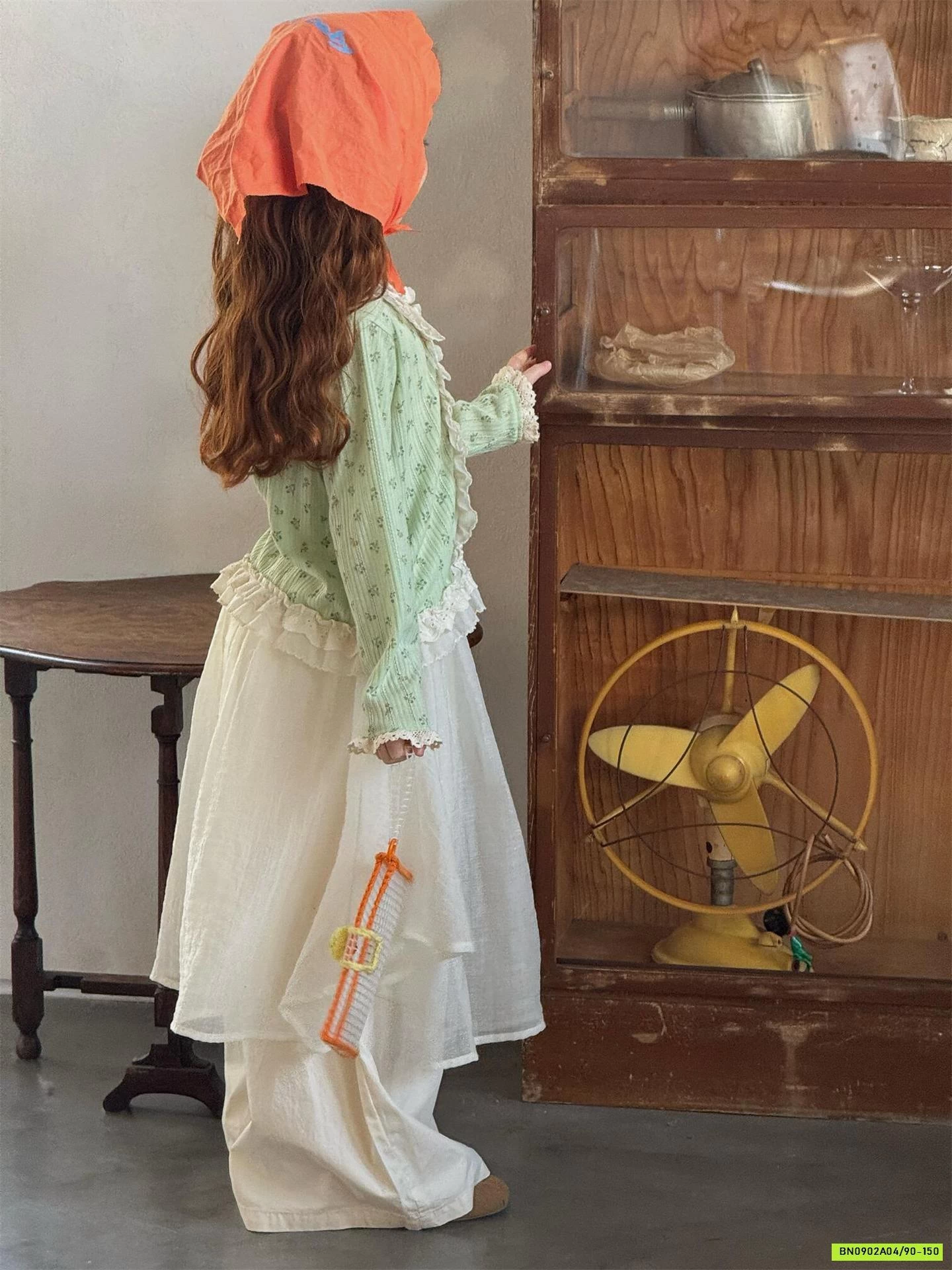 MONTOGHI HOA NHÍ VIỀN BÈO