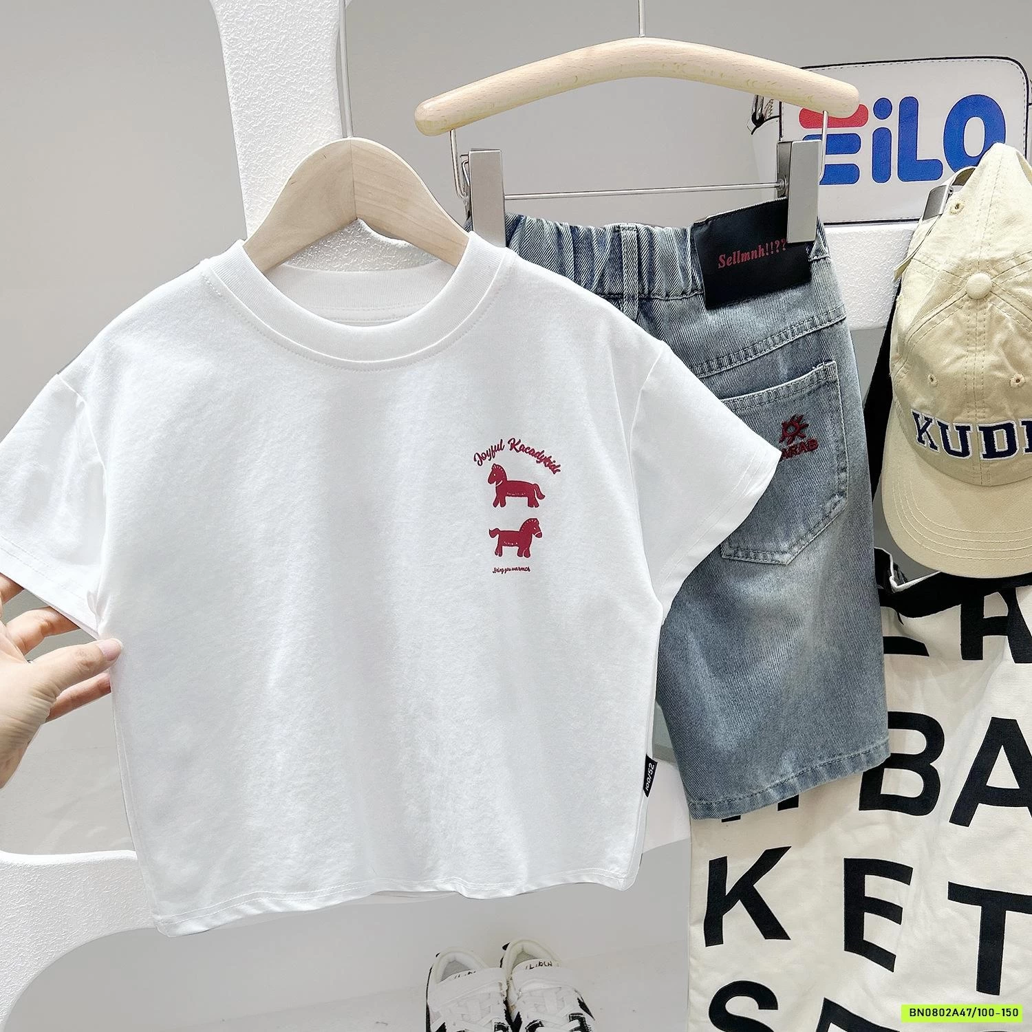 ÁO THUN IN NGỰA KACADY