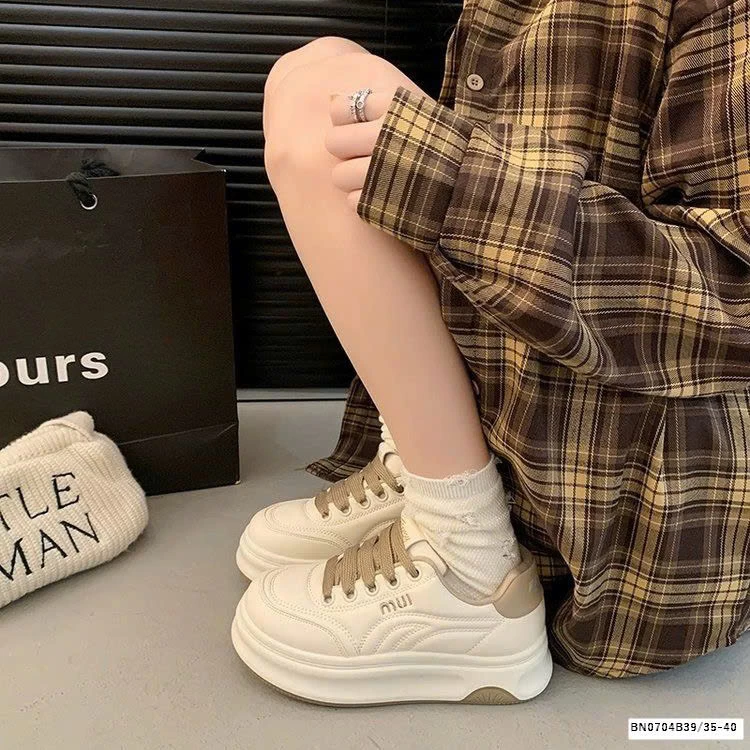 GIÀY THỂ THAO ĐỘN ĐẾ CHO NỮ