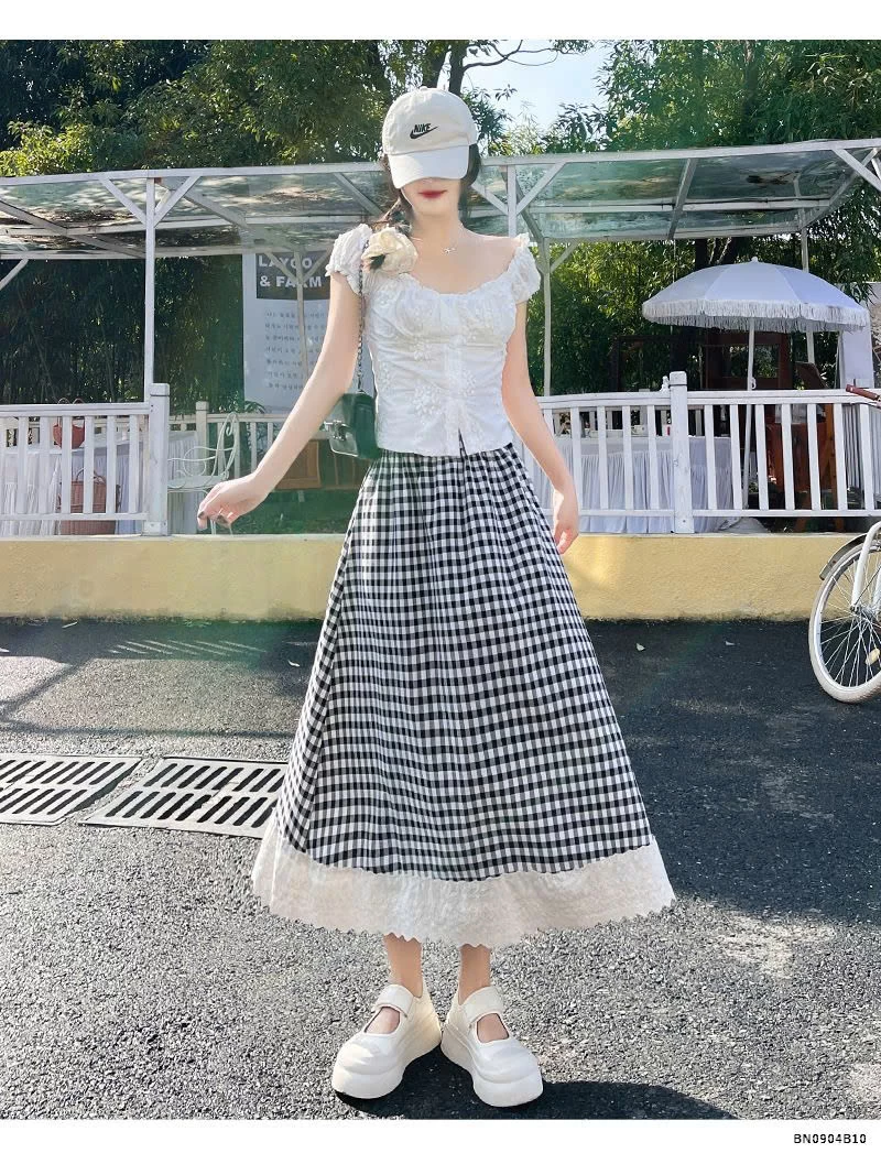 CHÂN VÁY CARO DÁNG RỘNG PHỐI REN