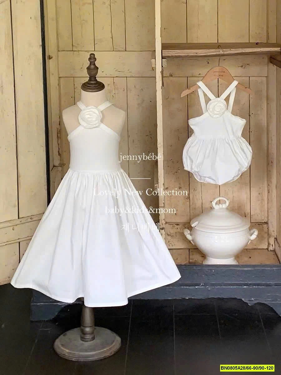 COUPLE ĐẦM CỔ YẾM GẮN HOA