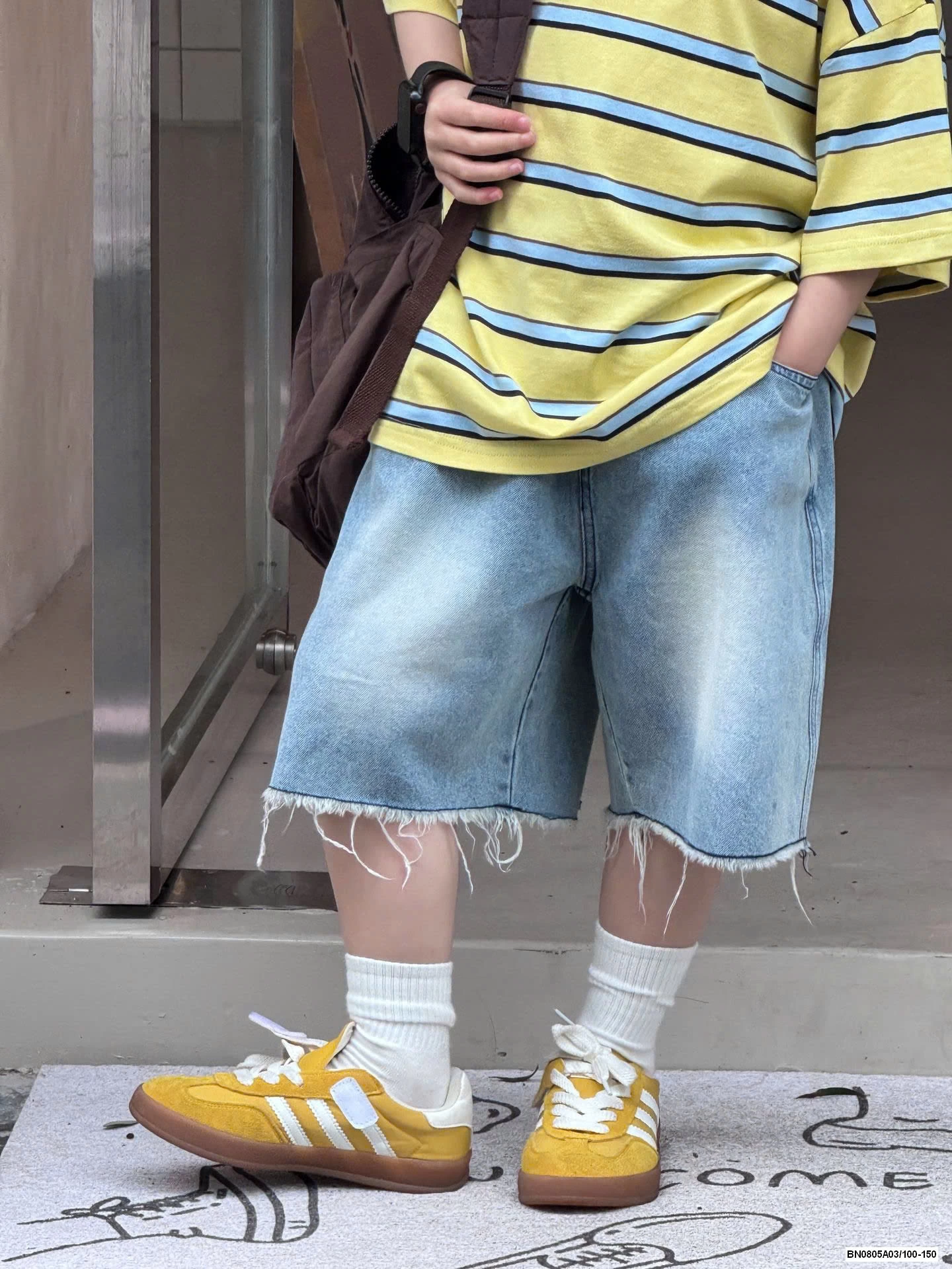 SHORT JEANS GẤU TUA RUA