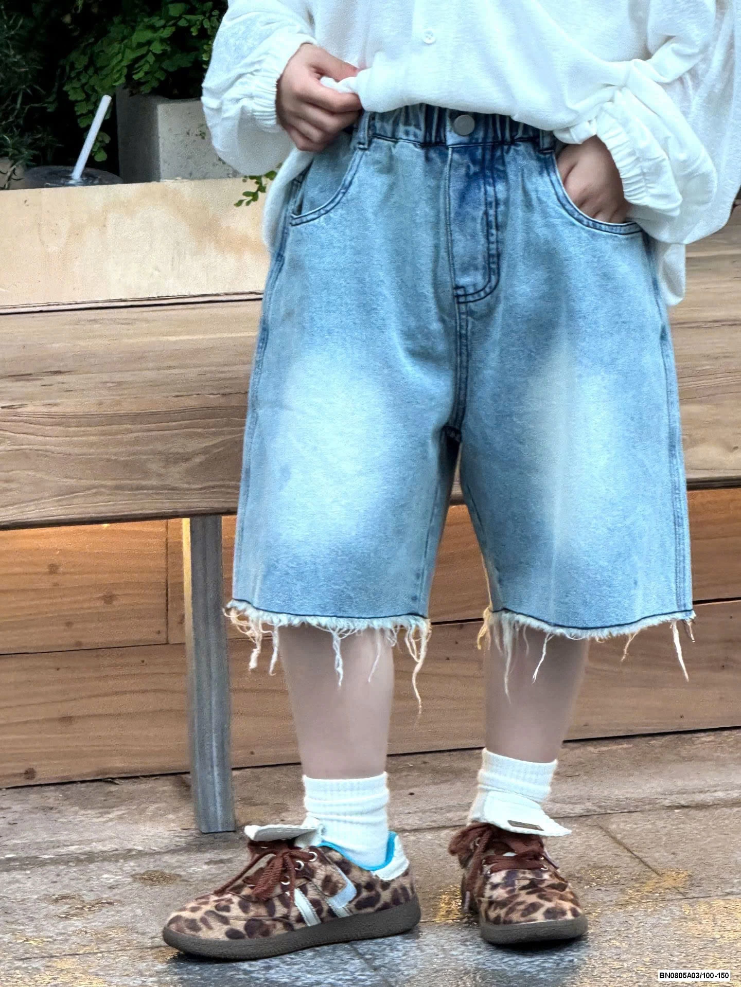 SHORT JEANS GẤU TUA RUA