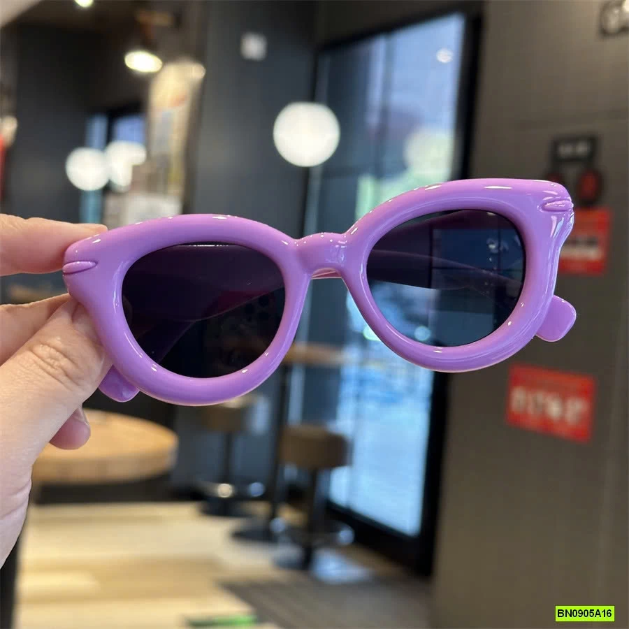 KÍNH RÂM VIỀN TO