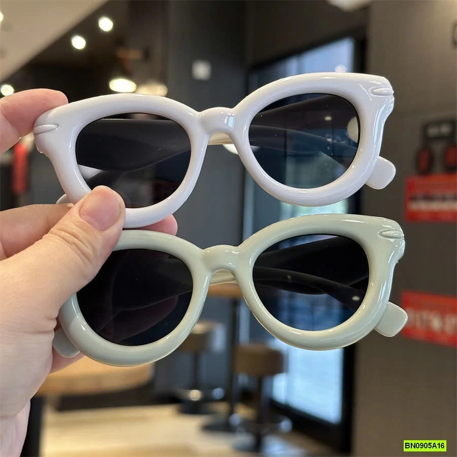 KÍNH RÂM VIỀN TO