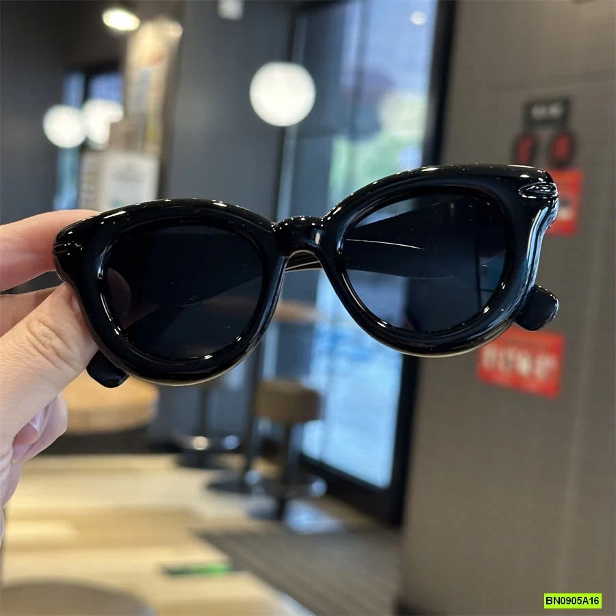 KÍNH RÂM VIỀN TO