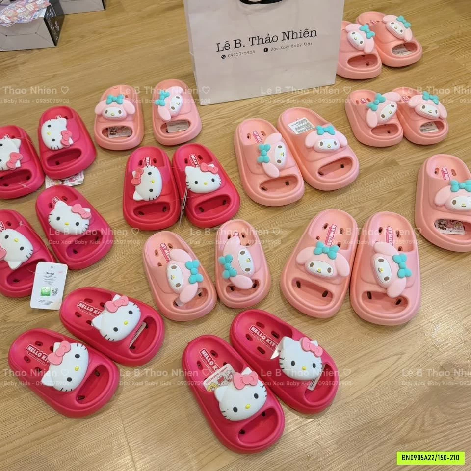 DÉP EVA ĐI TRONG NHÀ TẮM SANRIO