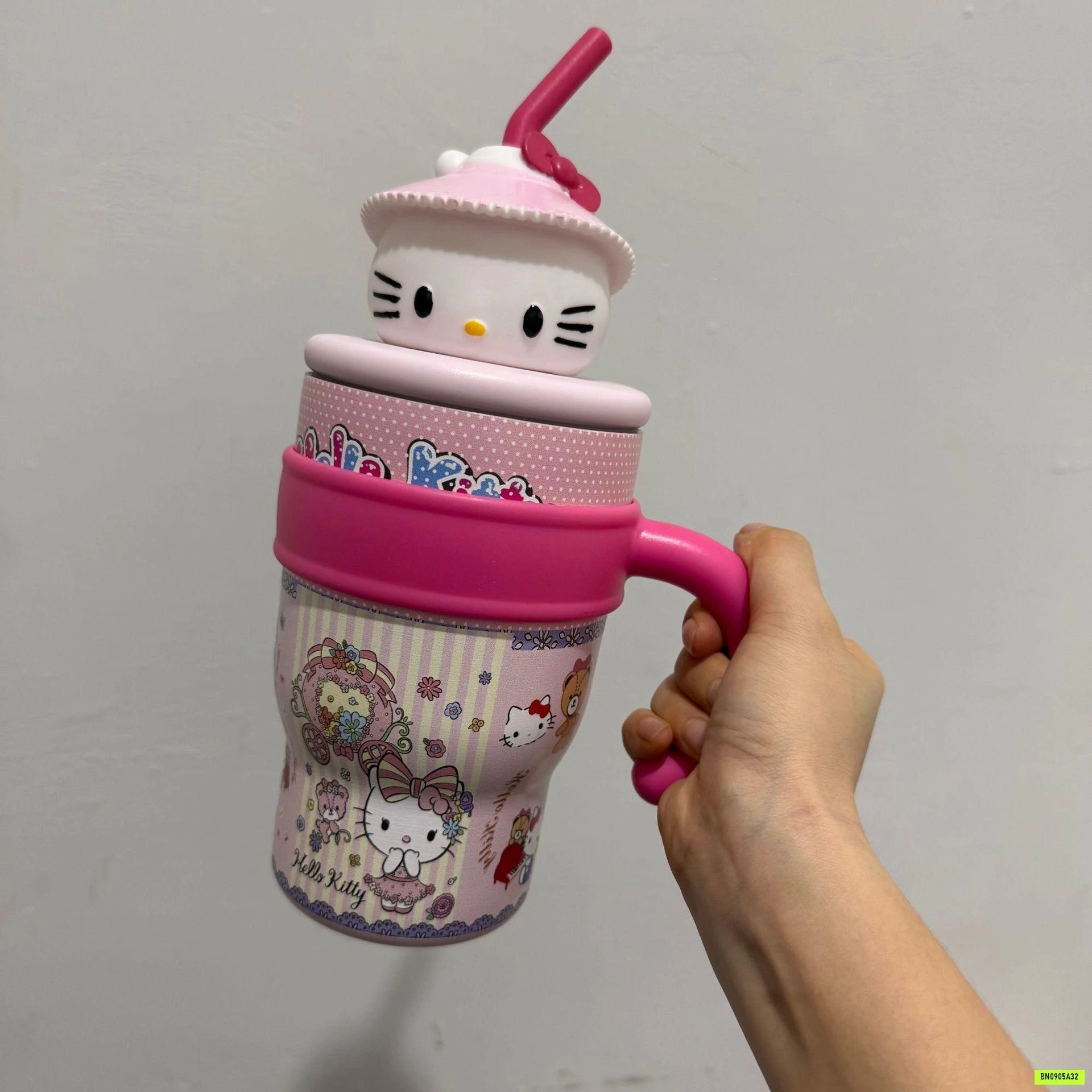 BÌNH NƯỚC SANRIO LABUBU DỄ THƯƠNG