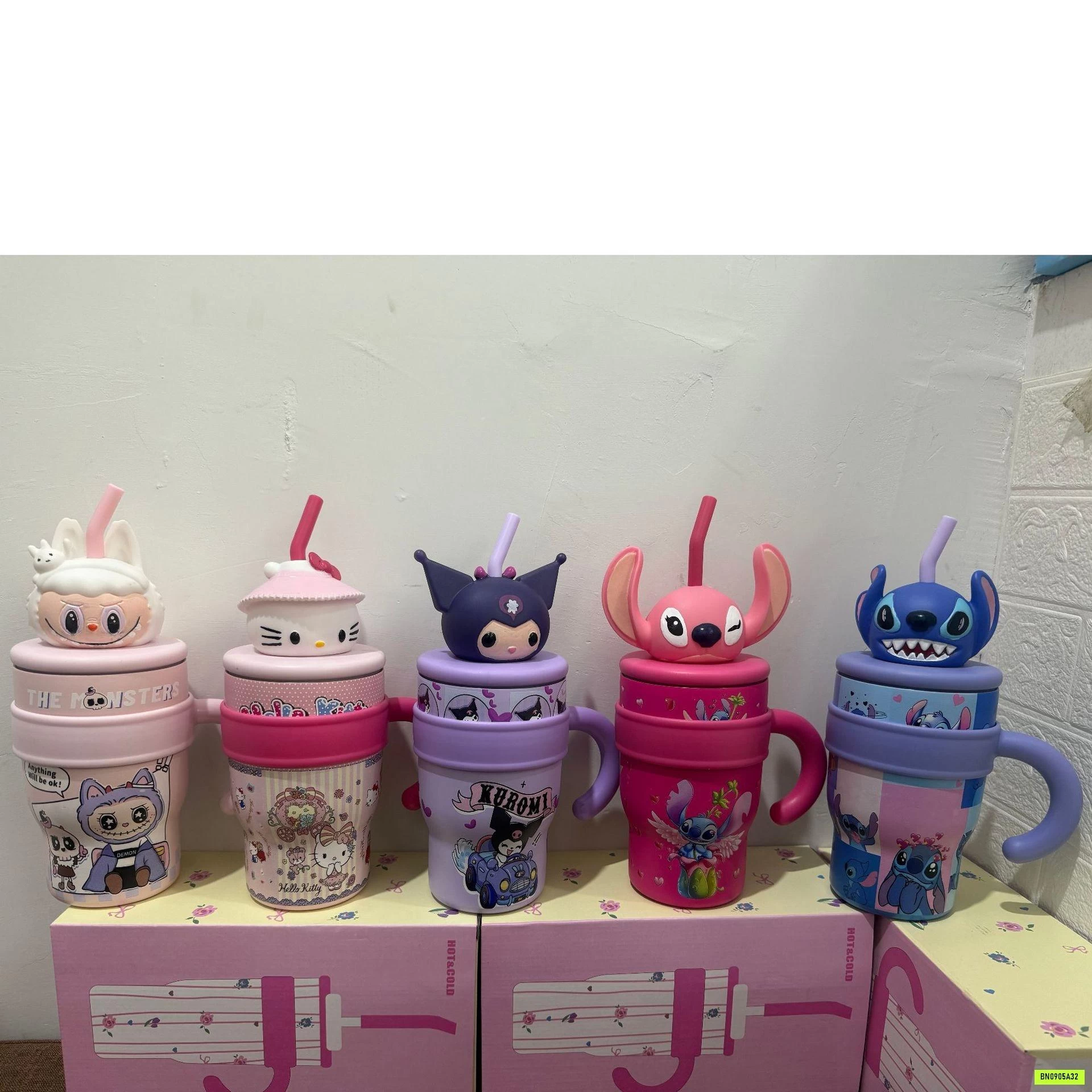 BÌNH NƯỚC SANRIO LABUBU DỄ THƯƠNG